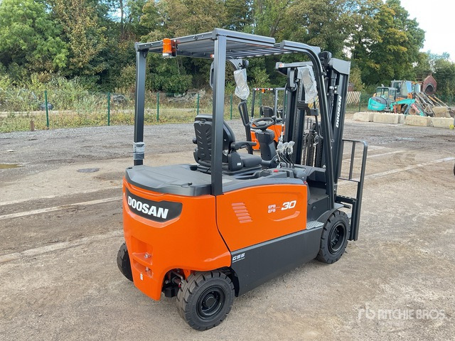 2023 Doosan B30X-7 PLUS 3000 kg (Unused) Electric Forklift - Elektritõstuk: pilt 3 2023 Doosan B30X-7 PLUS 3000 kg (Unused) Electric Forklift - Elektritõstuk: pilt 3