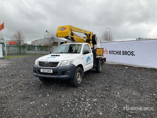 Toyota Hilux Bucket Truck - Veoautolt tõusev platvorm: pilt 3 Toyota Hilux Bucket Truck - Veoautolt tõusev platvorm: pilt 3
