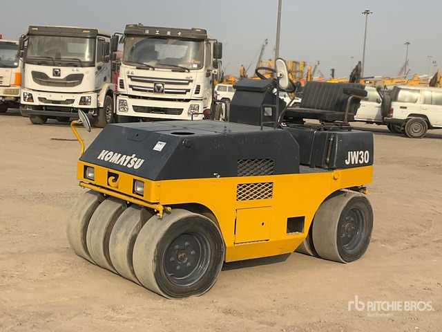 1996 Komatsu JW30-2 7 Wheel Pneumatic Roller - Pneumaatiline teerull: pilt 2 1996 Komatsu JW30-2 7 Wheel Pneumatic Roller - Pneumaatiline teerull: pilt 2