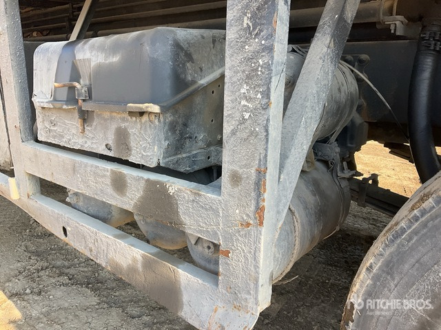 1997 Volvo FH 8x4 Twin-Steer Flatbed Truck - Madelveok/ Platvormveok: pilt 4 1997 Volvo FH 8x4 Twin-Steer Flatbed Truck - Madelveok/ Platvormveok: pilt 4