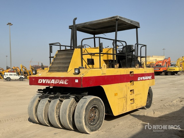 2002 Dynapac CP 271 9 Wheel Pneumatic Roller - Pneumaatiline teerull: pilt 1 2002 Dynapac CP 271 9 Wheel Pneumatic Roller - Pneumaatiline teerull: pilt 1