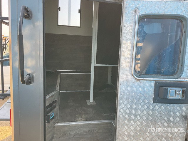 2008 Ford F-350 4x2 Horse Transporting Truck :Misc. Truck - Hobuseauto: pilt 5 2008 Ford F-350 4x2 Horse Transporting Truck :Misc. Truck - Hobuseauto: pilt 5