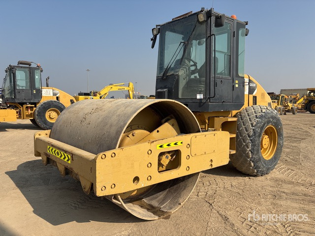 2012 Cat CS-533E Smooth Drum Compactor - Tihendaja: pilt 1 2012 Cat CS-533E Smooth Drum Compactor - Tihendaja: pilt 1