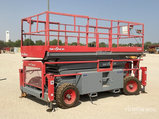 2012 Skyjack SJ9241 4x4 Diesel Scissor Lift - Käärlift: pilt 3 2012 Skyjack SJ9241 4x4 Diesel Scissor Lift - Käärlift: pilt 3