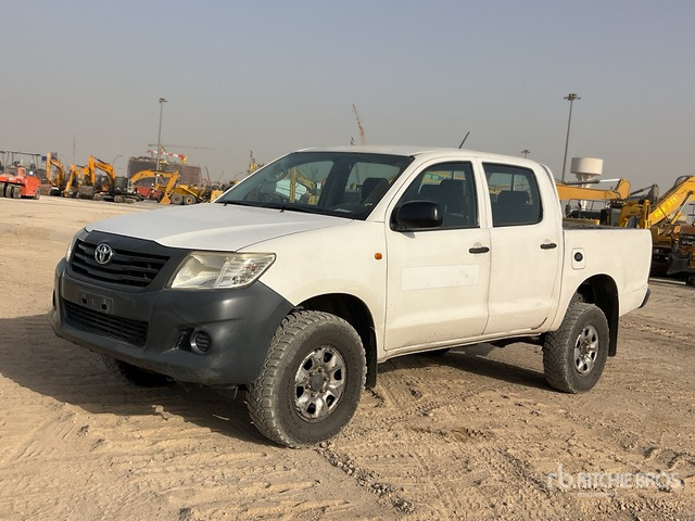 2012 Toyota Hilux 4x4 Crew Cab Pickup - Pikap: pilt 1 2012 Toyota Hilux 4x4 Crew Cab Pickup - Pikap: pilt 1