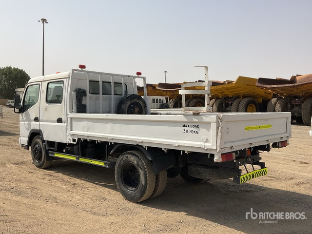 2014 Mitsubishi 4x2 Crew Cab Flatbed Truck - Madelveok/ Platvormveok: pilt 3 2014 Mitsubishi 4x2 Crew Cab Flatbed Truck - Madelveok/ Platvormveok: pilt 3