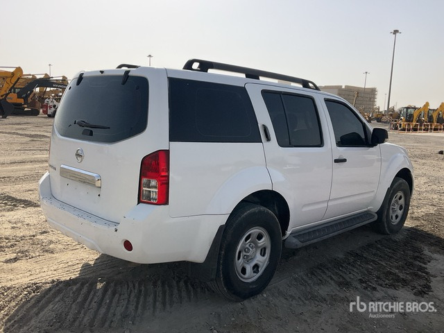 2014 Nissan Pathfinder 4WD SUV - Maastur: pilt 4 2014 Nissan Pathfinder 4WD SUV - Maastur: pilt 4
