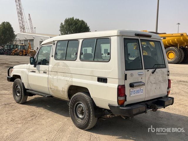 2014 Toyota Land Cruiser 78L 4x4 SUV - Maastur: pilt 4 2014 Toyota Land Cruiser 78L 4x4 SUV - Maastur: pilt 4