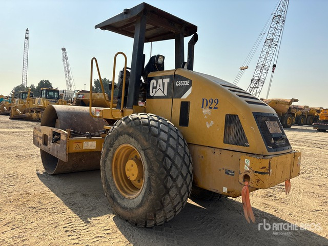2015 Cat CS-533E Smooth Drum Compactor - Tihendaja: pilt 2 2015 Cat CS-533E Smooth Drum Compactor - Tihendaja: pilt 2