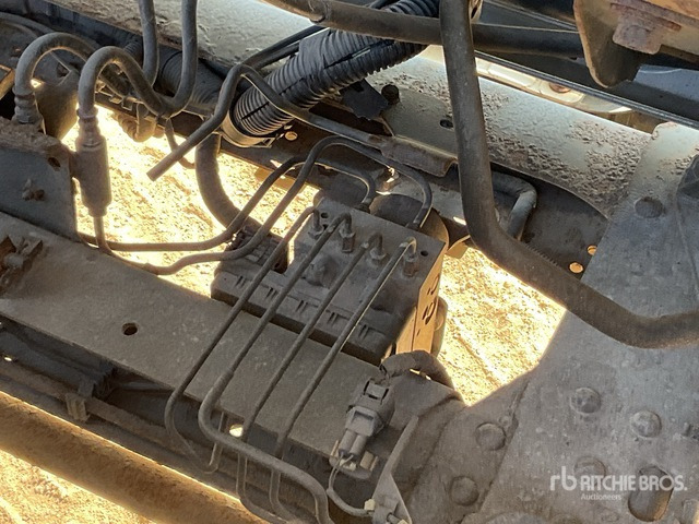 2015 Isuzu LK66YWA Cab and Chassis - Kabiinišassiiga veoauto: pilt 4 2015 Isuzu LK66YWA Cab and Chassis - Kabiinišassiiga veoauto: pilt 4