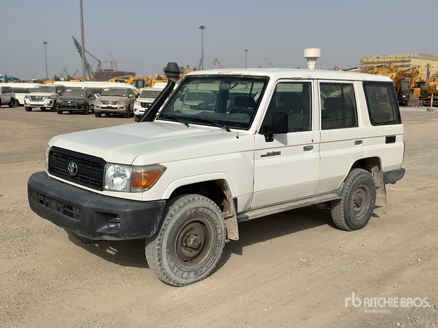 2018 Toyota Land Cruiser 76L 4x4 SUV - Maastur: pilt 2 2018 Toyota Land Cruiser 76L 4x4 SUV - Maastur: pilt 2
