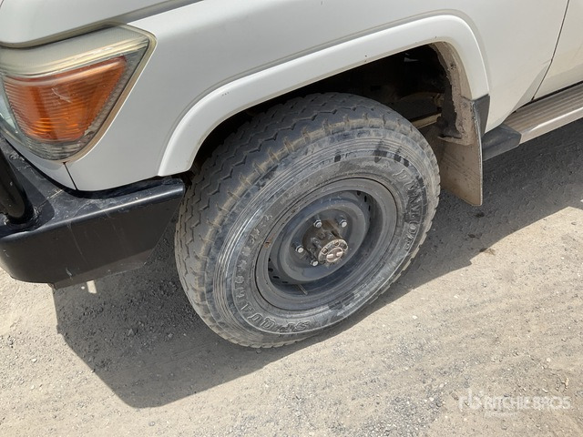 2018 Toyota Land Cruiser 76L 4x4 SUV - Maastur: pilt 5 2018 Toyota Land Cruiser 76L 4x4 SUV - Maastur: pilt 5