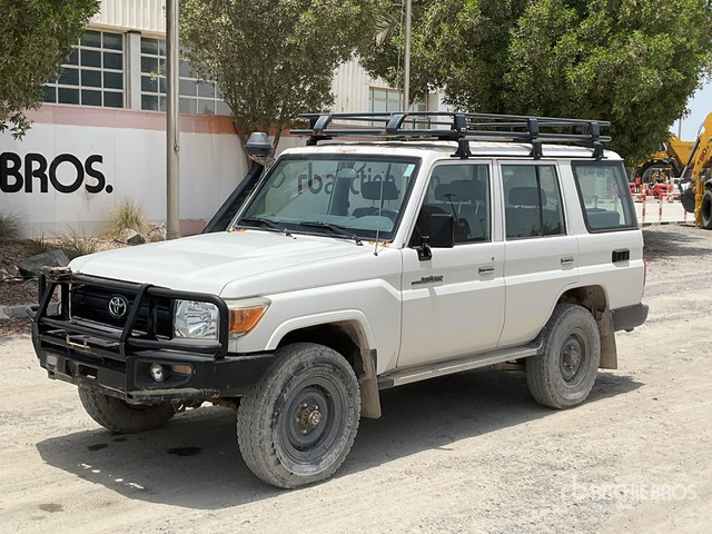 2018 Toyota Land Cruiser 76L 4x4 SUV - Maastur: pilt 1 2018 Toyota Land Cruiser 76L 4x4 SUV - Maastur: pilt 1