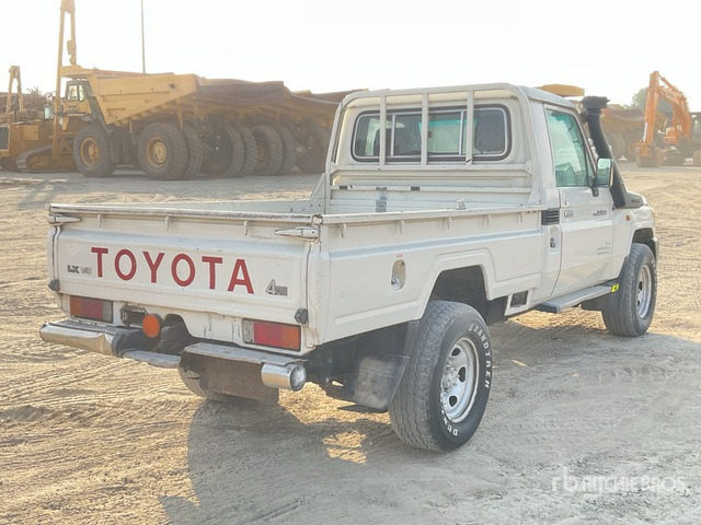 2018 Toyota Land Cruiser 79L 4x4 Pickup - Pikap: pilt 3 2018 Toyota Land Cruiser 79L 4x4 Pickup - Pikap: pilt 3