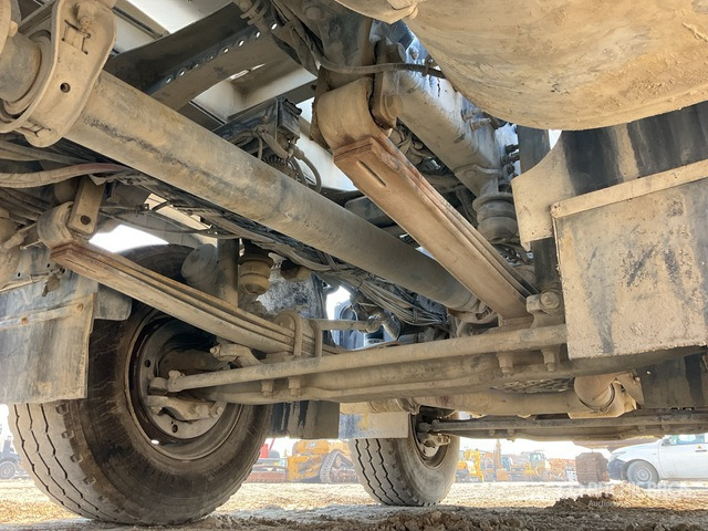 Autobetoonisegisti 2019 Renault K440 8x4 Twin-Steer Mixer Truck: pilt 6 Autobetoonisegisti 2019 Renault K440 8x4 Twin-Steer Mixer Truck: pilt 6