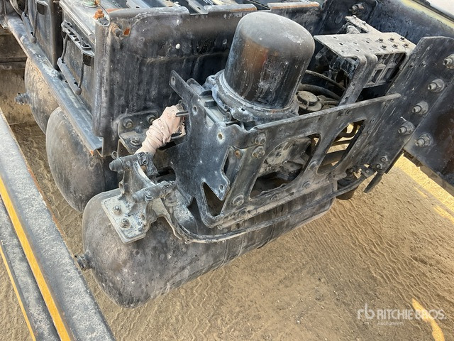 2019 Renault K440 8x4 Twin-Steer Mixer Truck - Autobetoonisegisti: pilt 4 2019 Renault K440 8x4 Twin-Steer Mixer Truck - Autobetoonisegisti: pilt 4