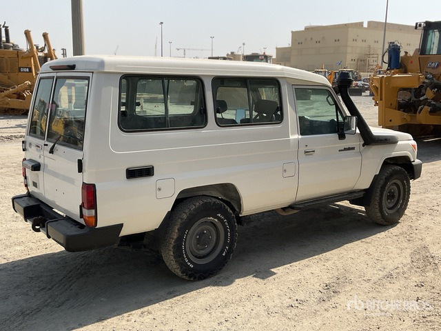 2019 Toyota Land Cruiser 78L 4x4 SUV - Maastur: pilt 5 2019 Toyota Land Cruiser 78L 4x4 SUV - Maastur: pilt 5