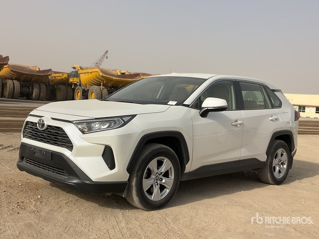 2019 Toyota RAV4 4WD SUV - Maastur: pilt 1 2019 Toyota RAV4 4WD SUV - Maastur: pilt 1