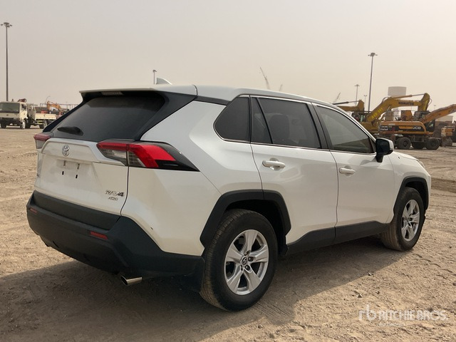 2019 Toyota RAV4 4WD SUV - Maastur: pilt 3 2019 Toyota RAV4 4WD SUV - Maastur: pilt 3