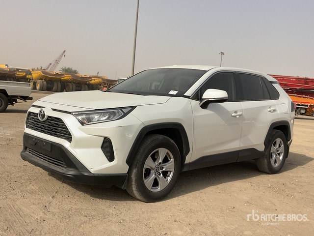 2019 Toyota RAV4 4WD SUV - Maastur: pilt 1 2019 Toyota RAV4 4WD SUV - Maastur: pilt 1