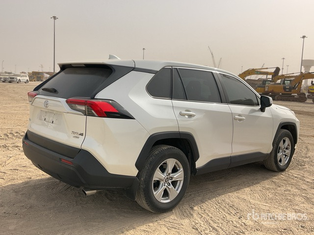 2019 Toyota RAV4 4WD SUV - Maastur: pilt 5 2019 Toyota RAV4 4WD SUV - Maastur: pilt 5