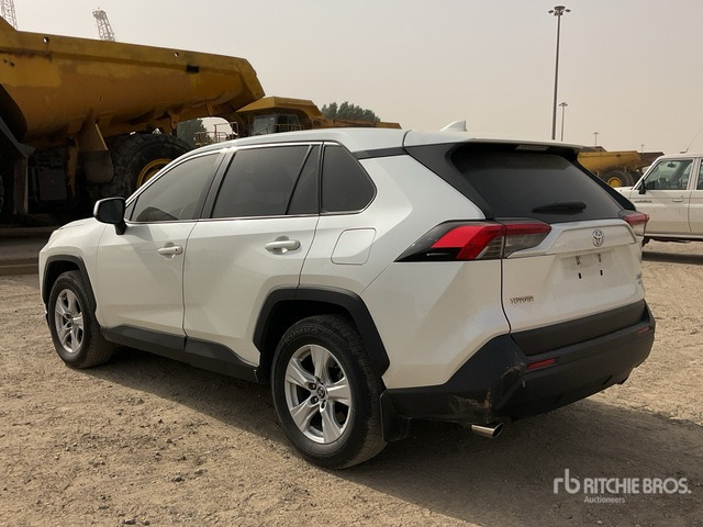 2019 Toyota RAV4 4WD SUV - Maastur: pilt 5 2019 Toyota RAV4 4WD SUV - Maastur: pilt 5