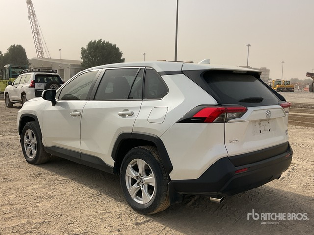 2019 Toyota RAV4 4WD SUV - Maastur: pilt 5 2019 Toyota RAV4 4WD SUV - Maastur: pilt 5
