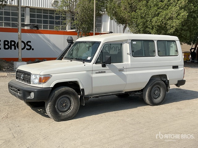 2020 Toyota Land Cruiser 78L 4x4 SUV - Maastur: pilt 1 2020 Toyota Land Cruiser 78L 4x4 SUV - Maastur: pilt 1
