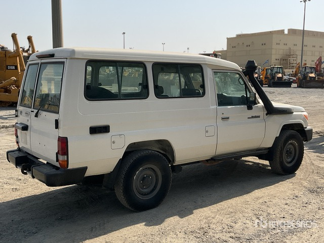 2020 Toyota Land Cruiser 78L 4x4 SUV - Maastur: pilt 5 2020 Toyota Land Cruiser 78L 4x4 SUV - Maastur: pilt 5