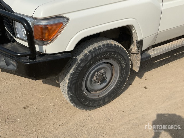 2021 Toyota Land Cruiser 76L 4x4 SUV - Maastur: pilt 5 2021 Toyota Land Cruiser 76L 4x4 SUV - Maastur: pilt 5