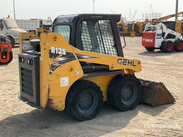 Gehl R135 - Kompaktlaadur: pilt 4 Gehl R135 - Kompaktlaadur: pilt 4