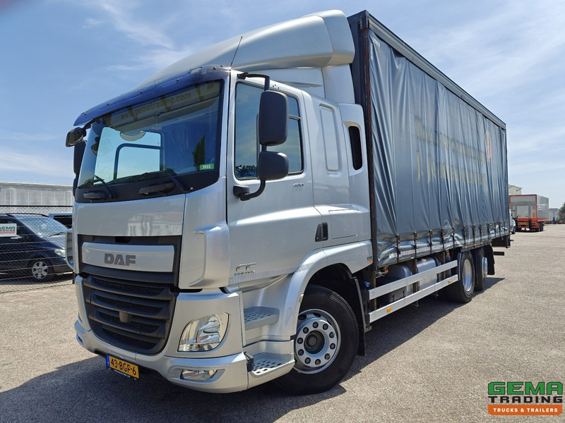 DAF CF 400 FAN 6x2/4 SpaceCab Euro6A - Schuifzeilenbak 7.7m + Laadklep 2000kg - HH Vloer - AanhangerKoppeling - Tent veoauto: pilt 1 DAF CF 400 FAN 6x2/4 SpaceCab Euro6A - Schuifzeilenbak 7.7m + Laadklep 2000kg - HH Vloer - AanhangerKoppeling - Tent veoauto: pilt 1