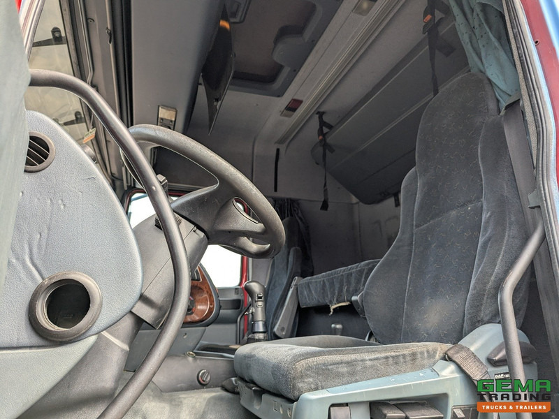 DAF XF95.430 4x2 Spacecab Euro2 - Retarder - Geslotenbak 7.7m - Handgeschakeld - Vangmuil - Kasti veoauto: pilt 5 DAF XF95.430 4x2 Spacecab Euro2 - Retarder - Geslotenbak 7.7m - Handgeschakeld - Vangmuil - Kasti veoauto: pilt 5