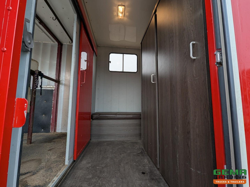 Iveco Tector ML120E24D 4x2 Euro3 DubbelCabine - Paardenwagen 3-Paards - Kleedruimte - Hydraulische klep- TOP! - Hobuseauto: pilt 5 Iveco Tector ML120E24D 4x2 Euro3 DubbelCabine - Paardenwagen 3-Paards - Kleedruimte - Hydraulische klep- TOP! - Hobuseauto: pilt 5