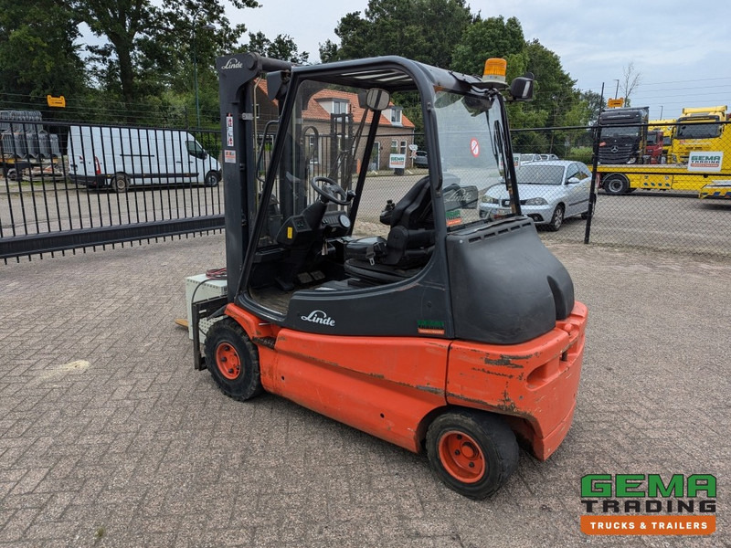 Linde E30 02 - 4058 uur - Duplex Mast - Volrubber Banden - Eurotron 80V-80A Oplader (M34) - Elektritõstuk: pilt 4 Linde E30 02 - 4058 uur - Duplex Mast - Volrubber Banden - Eurotron 80V-80A Oplader (M34) - Elektritõstuk: pilt 4