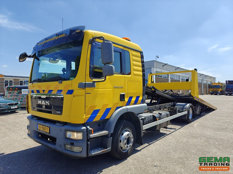 MAN TGM 12.250 4X2 BL DubbelCab 6 Pers. - Falkom FAS6000 + FAL2000 + Dubbele Lier 3600KG - Afstandsbediening - 10/2025 APK - Puksiirauto: pilt 1 MAN TGM 12.250 4X2 BL DubbelCab 6 Pers. - Falkom FAS6000 + FAL2000 + Dubbele Lier 3600KG - Afstandsbediening - 10/2025 APK - Puksiirauto: pilt 1