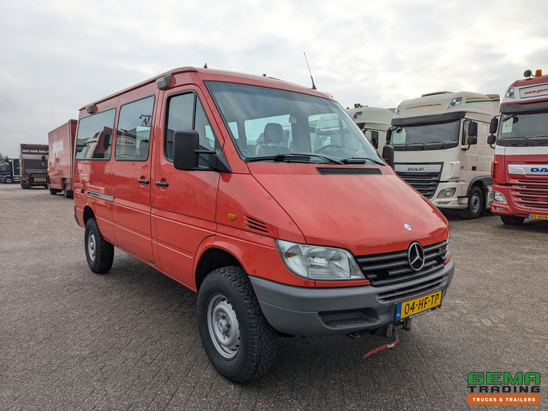 Mercedes-Benz 316 CDI 4x4 Euro3 - 59.000km - 9 Persoons - Lier - 3 Sperren! Hoge en Lage Gearing - Väikebuss, Mikrobuss: pilt 2 Mercedes-Benz 316 CDI 4x4 Euro3 - 59.000km - 9 Persoons - Lier - 3 Sperren! Hoge en Lage Gearing - Väikebuss, Mikrobuss: pilt 2
