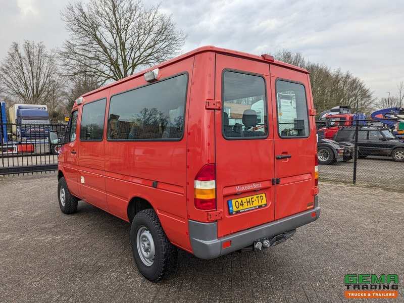 Mercedes-Benz 316 CDI 4x4 Euro3 - 59.000km - 9 Persoons - Lier - 3 Sperren! Hoge en Lage Gearing - Väikebuss, Mikrobuss: pilt 4 Mercedes-Benz 316 CDI 4x4 Euro3 - 59.000km - 9 Persoons - Lier - 3 Sperren! Hoge en Lage Gearing - Väikebuss, Mikrobuss: pilt 4