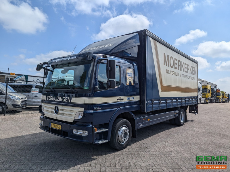 Mercedes-Benz ATEGO 1222 L 4x2 Slaapcab Euro5 - Standkachel - Schuifzeilen/Gesloten Bak 6.5m + laadklep 1500kg - Tent veoauto: pilt 1 Mercedes-Benz ATEGO 1222 L 4x2 Slaapcab Euro5 - Standkachel - Schuifzeilen/Gesloten Bak 6.5m + laadklep 1500kg - Tent veoauto: pilt 1
