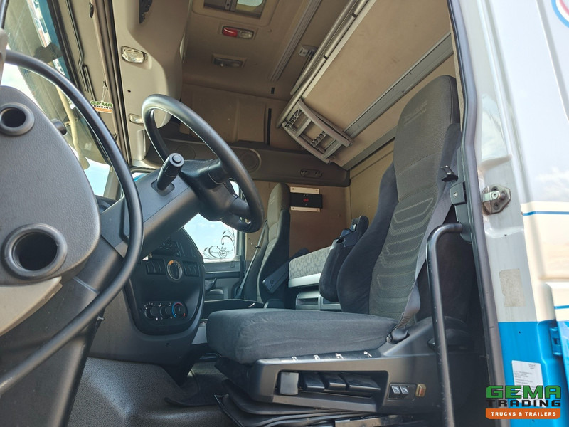 DAF FTS XF105.510 6x2 SuperSpaceCab Euro5 - Retarder - Dubbele Tanks - 10 Banden - Schuifschotel - NL TRUCK - Sadulveok: pilt 5 DAF FTS XF105.510 6x2 SuperSpaceCab Euro5 - Retarder - Dubbele Tanks - 10 Banden - Schuifschotel - NL TRUCK - Sadulveok: pilt 5