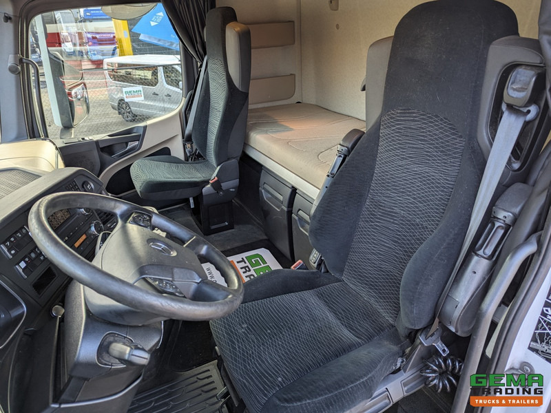 Mercedes-Benz Actros 3352 6x4 Bigspace Euro6 - Retarder - 277.000km - 120T - Naafreductie - Schuifschotel - 04/2025APK - Sadulveok: pilt 5 Mercedes-Benz Actros 3352 6x4 Bigspace Euro6 - Retarder - 277.000km - 120T - Naafreductie - Schuifschotel - 04/2025APK - Sadulveok: pilt 5