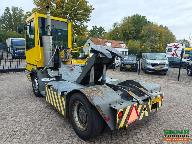 Terberg YT182 Allison - Schotel 30T - Naafreductie - Cummins - Landbouw Kenteken 40km/h - Laotraktor: pilt 4 Terberg YT182 Allison - Schotel 30T - Naafreductie - Cummins - Landbouw Kenteken 40km/h - Laotraktor: pilt 4