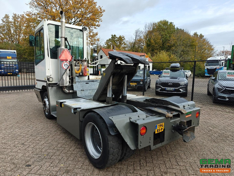 Terberg YT222 Gereviseerde Allison Versnellingsbak - Schotel 27T - Vangmuil - Cummins - Landbouw Kenteken 40km/h - Laotraktor: pilt 4 Terberg YT222 Gereviseerde Allison Versnellingsbak - Schotel 27T - Vangmuil - Cummins - Landbouw Kenteken 40km/h - Laotraktor: pilt 4