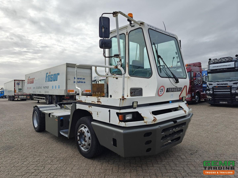 Terberg YT222 Gereviseerde Allison Versnellingsbak - Schotel 27T - Vangmuil - Cummins - Landbouw Kenteken 40km/h - Laotraktor: pilt 2 Terberg YT222 Gereviseerde Allison Versnellingsbak - Schotel 27T - Vangmuil - Cummins - Landbouw Kenteken 40km/h - Laotraktor: pilt 2