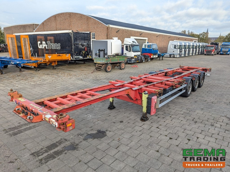 Tirsan Maxima CS 3-Assen SAF ADR FL-AT - Disc Brakes - All Connections - Back Slider (O1979) - Konteinerveduk/ Tõstukiga poolhaagis: pilt 1 Tirsan Maxima CS 3-Assen SAF ADR FL-AT - Disc Brakes - All Connections - Back Slider (O1979) - Konteinerveduk/ Tõstukiga poolhaagis: pilt 1