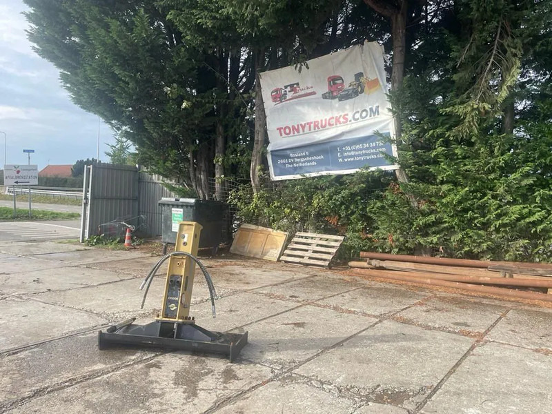 Soosan SB30 Hydraulic Breaker Skid steer - Lisaseade - Ehitusmasinad: pilt 2 Soosan SB30 Hydraulic Breaker Skid steer - Lisaseade - Ehitusmasinad: pilt 2