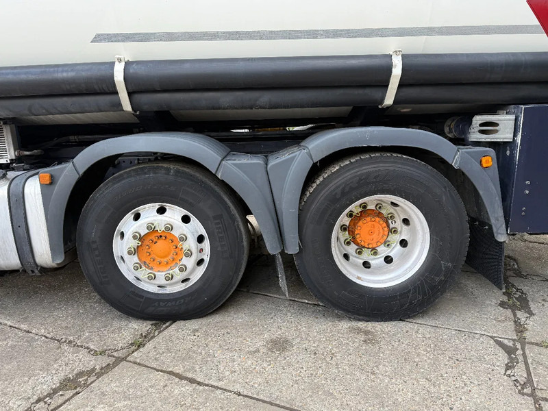MAN TGA 26.430 6X2 Fuel Tank 21.000L 3 Comp + Pump D20 Engine - Tsisternauto, Kraanaga veoauto: pilt 4 MAN TGA 26.430 6X2 Fuel Tank 21.000L 3 Comp + Pump D20 Engine - Tsisternauto, Kraanaga veoauto: pilt 4