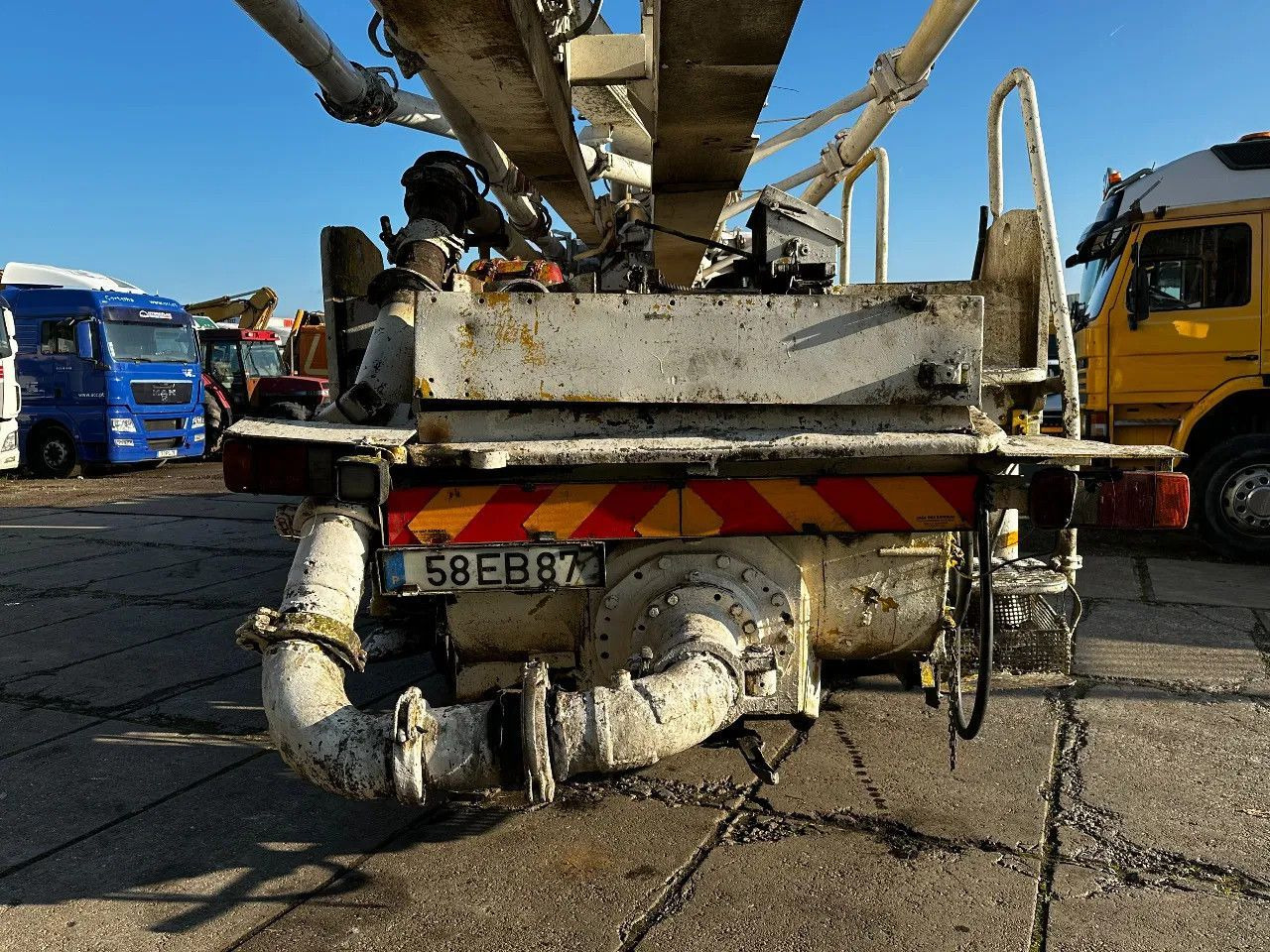 Mercedes-Benz SK 2631 6X4 LSB 36M BETONPOMP 370 BAR Mercedes-Benz SK 2631 6X4 LSB 36M BETONPOMP 370 BAR - Pumi: pilt 5 Mercedes-Benz SK 2631 6X4 LSB 36M BETONPOMP 370 BAR Mercedes-Benz SK 2631 6X4 LSB 36M BETONPOMP 370 BAR - Pumi: pilt 5