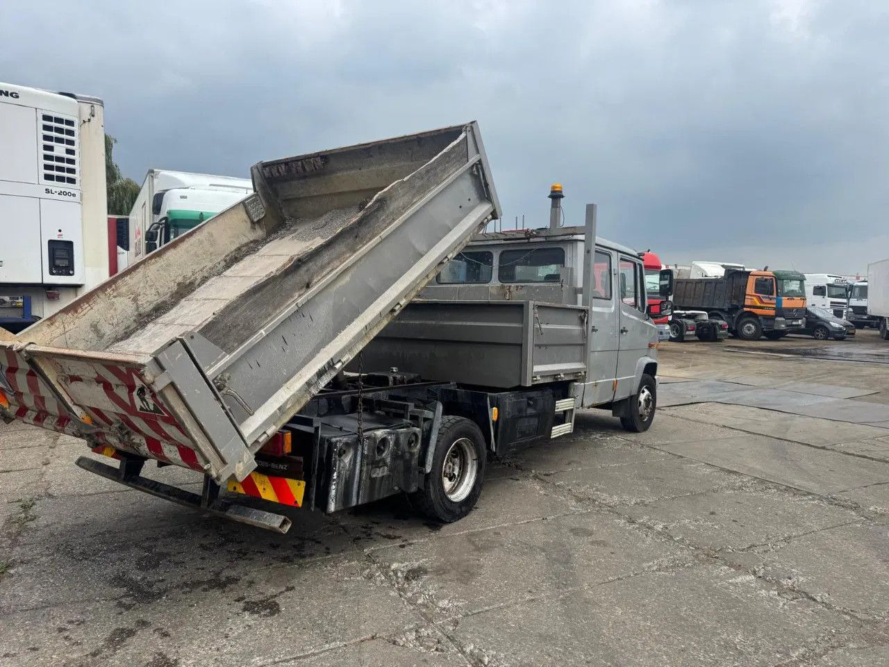 Mercedes-Benz VARIO 815 4X2 Dubbel cabine Tipper Spring/Spring - Kallurauto: pilt 4 Mercedes-Benz VARIO 815 4X2 Dubbel cabine Tipper Spring/Spring - Kallurauto: pilt 4