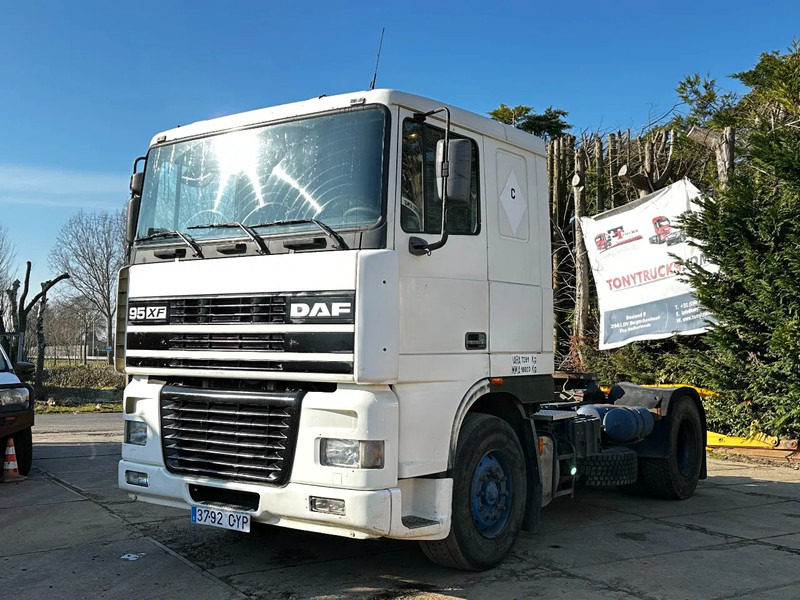 DAF XF 95.380 4X2 Tractor-unit Spring/Air ZF Manual Euro2 PTO - Sadulveok: pilt 2 DAF XF 95.380 4X2 Tractor-unit Spring/Air ZF Manual Euro2 PTO - Sadulveok: pilt 2